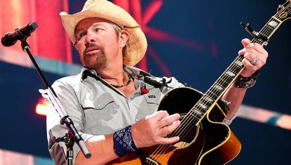 Toby Keith reveals upcoming tour despite his cancer battle
